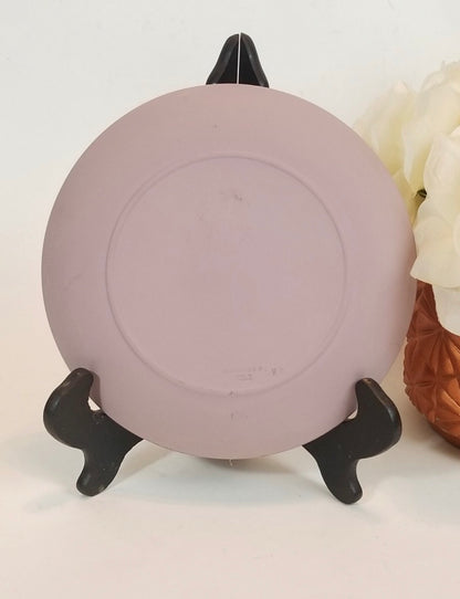 Wedgwood lilac Mother plate 1981