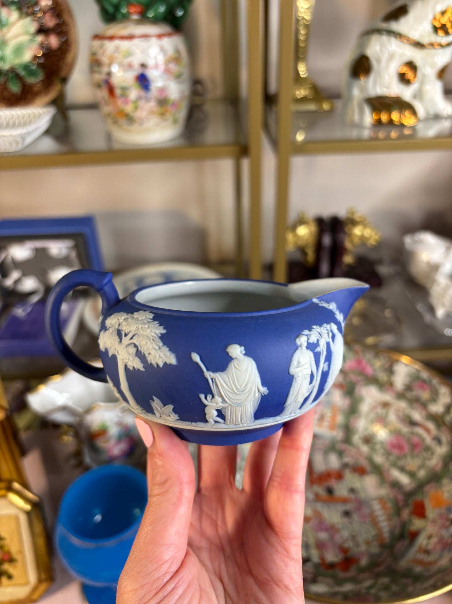 Lovely Wedgwood cobalt creamer!