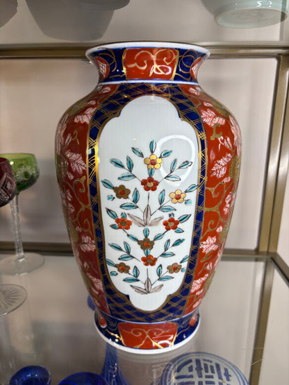 Beautiful Gold Imari 12” vase!