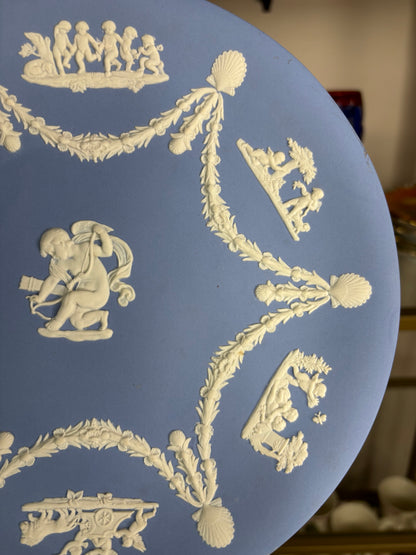 Wedgwood Jasperware Cherub decorative plate with swag designs and shells!
