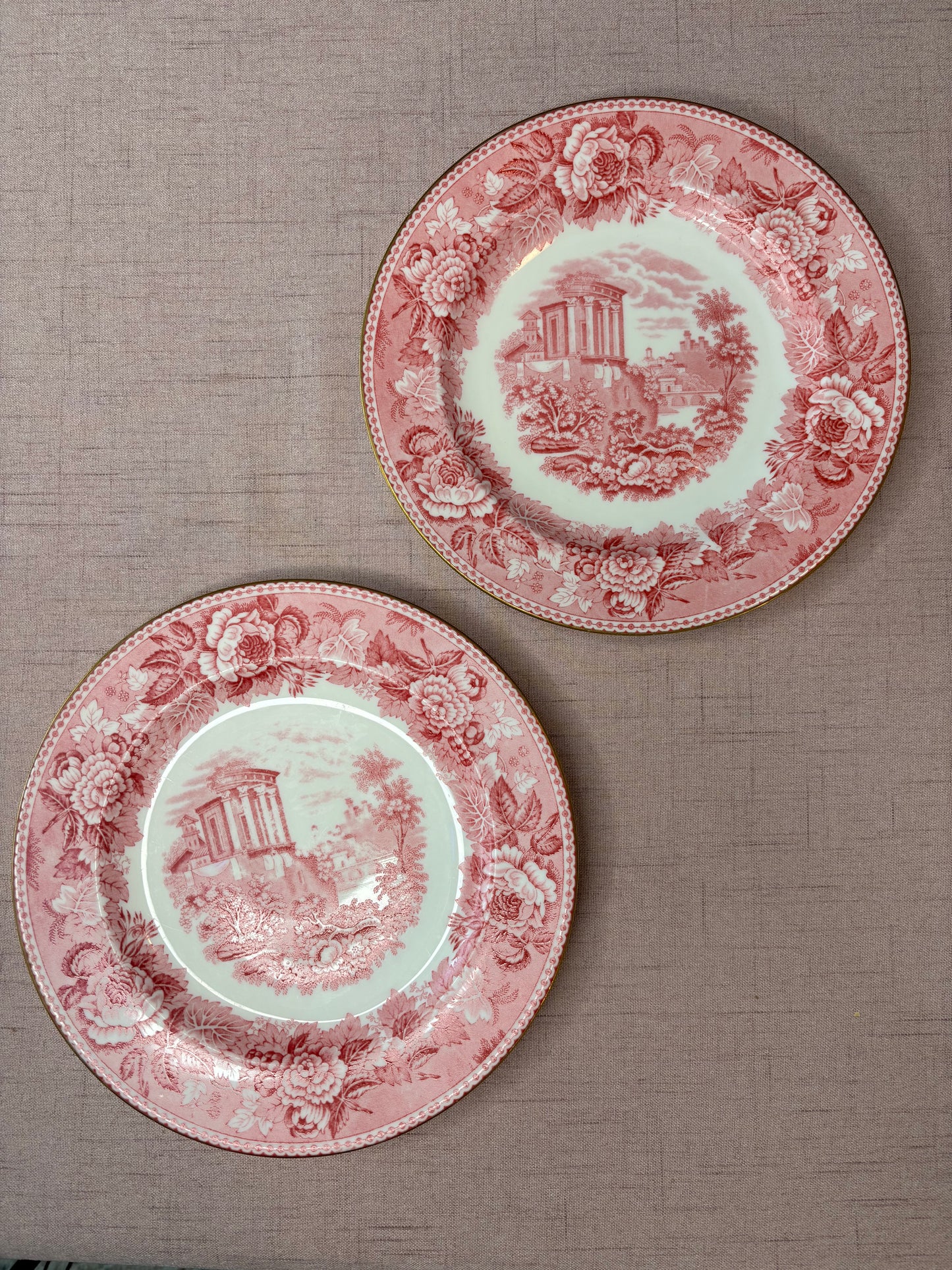 Gorgeous Wedgwood pink transferware plates with gold rims pair!