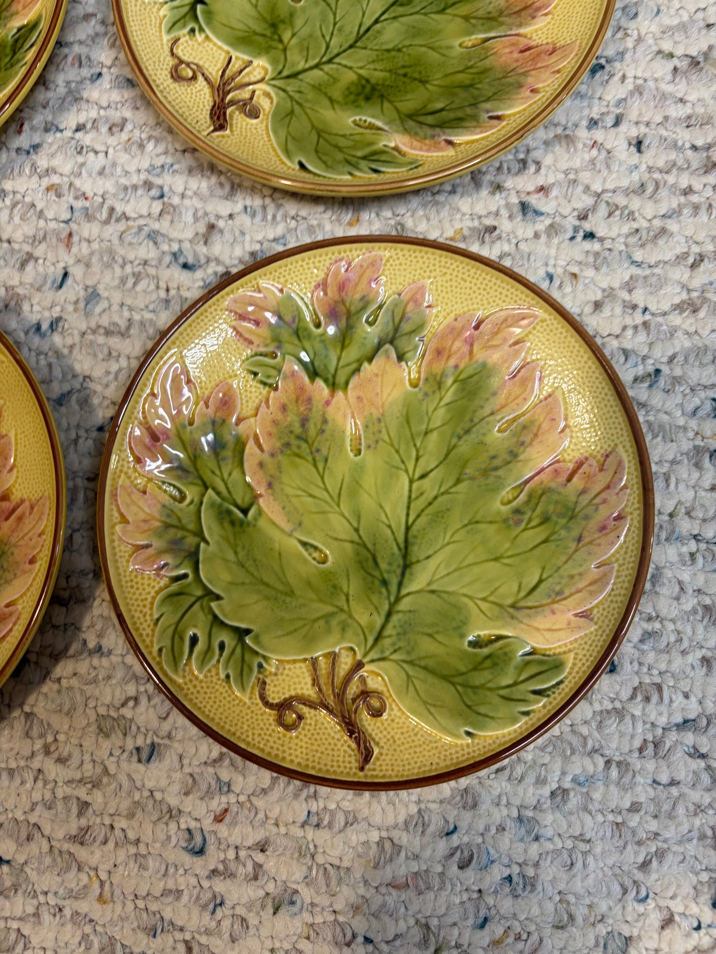 Majolica set of 4 leaf plates!