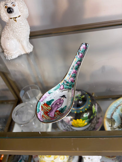 Lovely Famille Rose spoon!