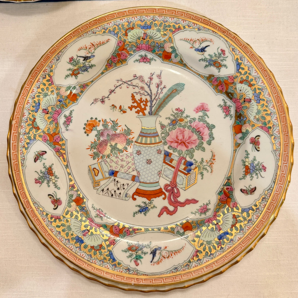 Pristine rose medallion stunning vintage chinoiserie floral plate 10d