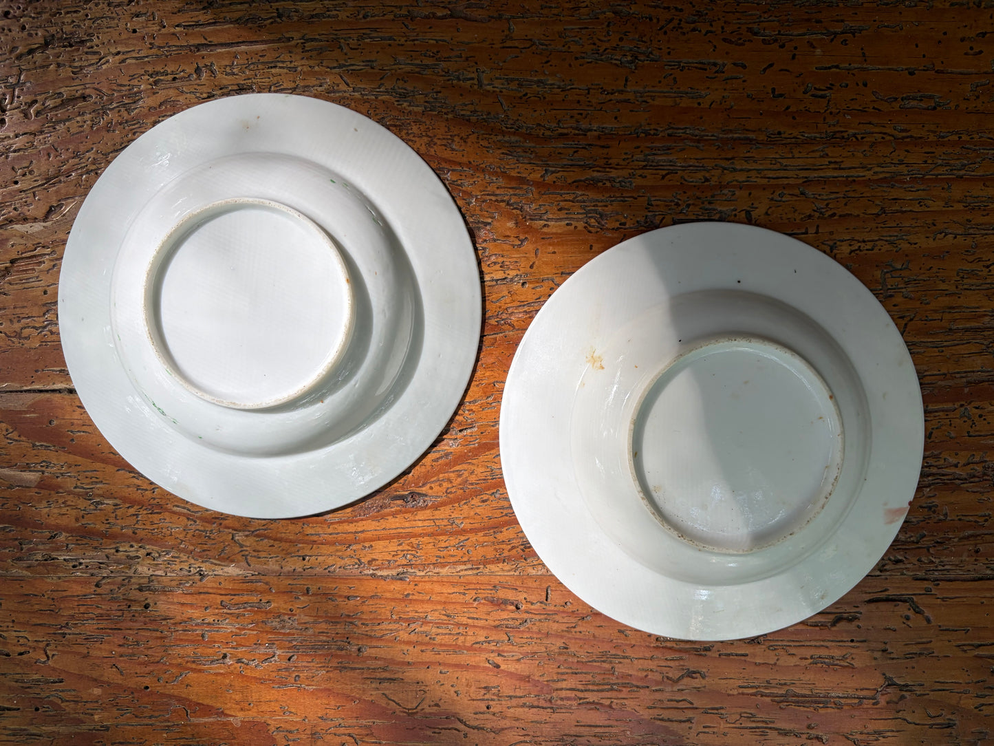 Stunning antique Famille Rose shallow bowls pair!