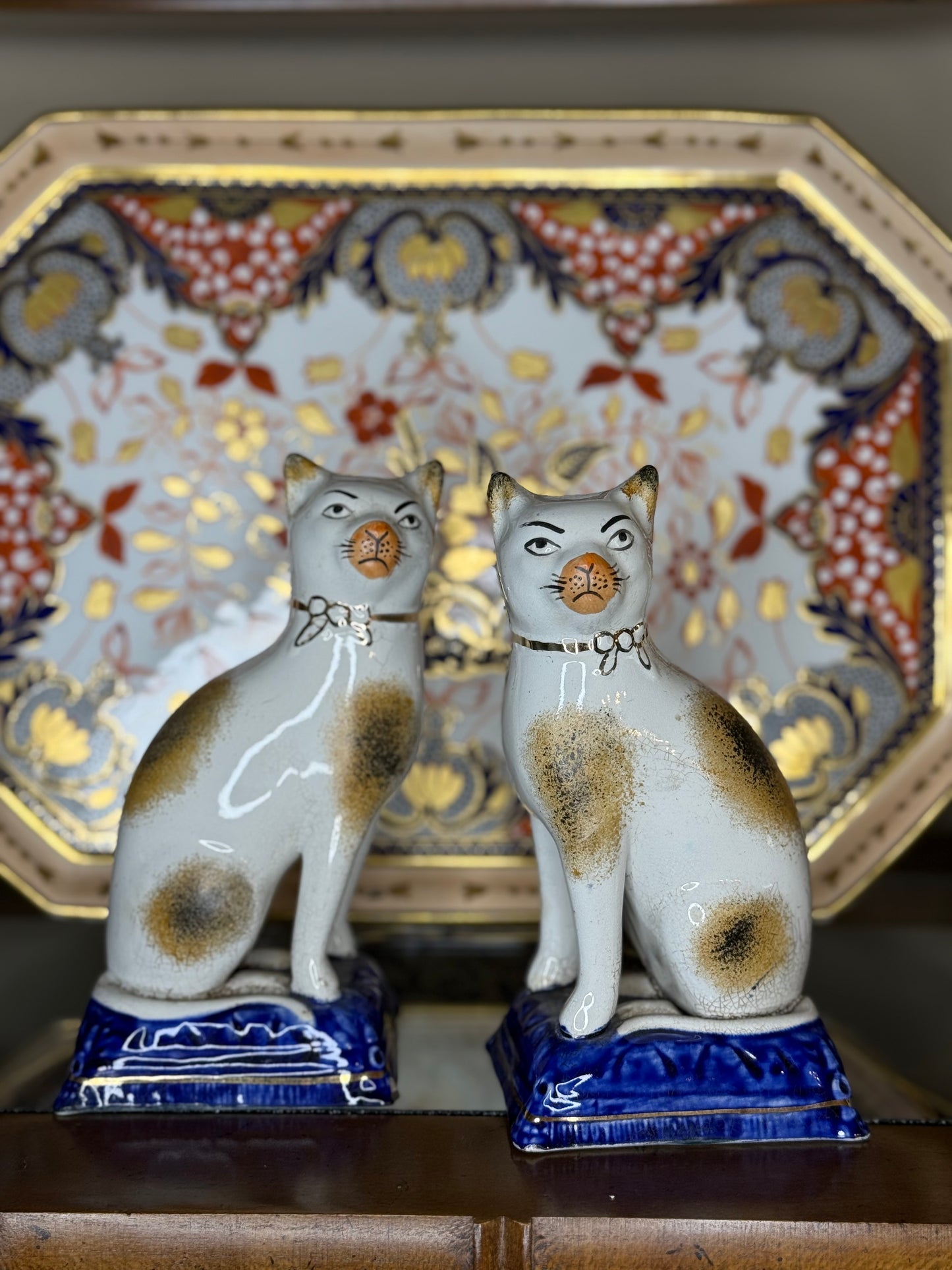 Antique 19th Century Staffordshire Cat Pair with Cobalt Bases | Style DA4481 | 7” Tall