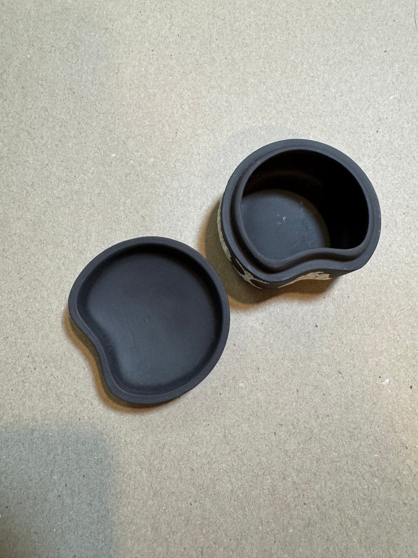 Black bassalt Wedgewood lidded box