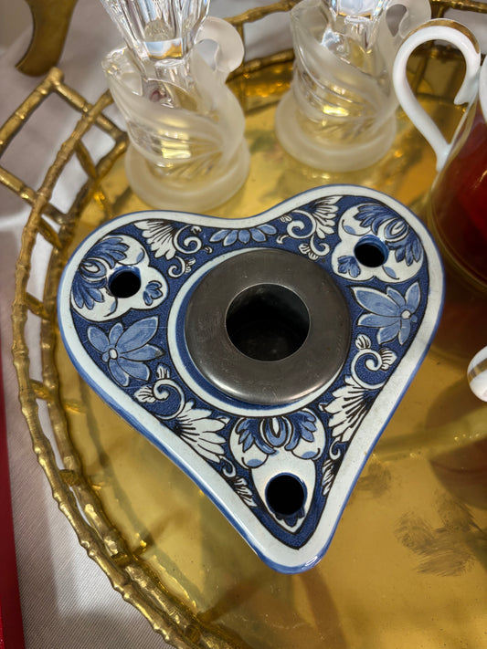 Delft Williamsburg Reproduction blue and white heart inkwell!