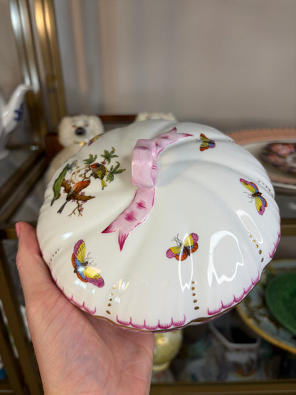 Gorgeous Herend Rothschild porcelain covered bonbon dish featuring hand-painted bird and butterfly motifs with a pink ribbon finial!