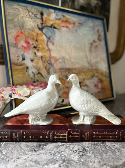 Live 09/29 Historic Estate Pair of Chinese Export White Glazed Porcelain Doves on Rockwork, Late Qing to Republic Period