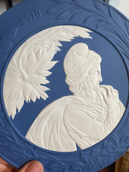 Wedgwood dark blue pendant 2010 Annual Plate