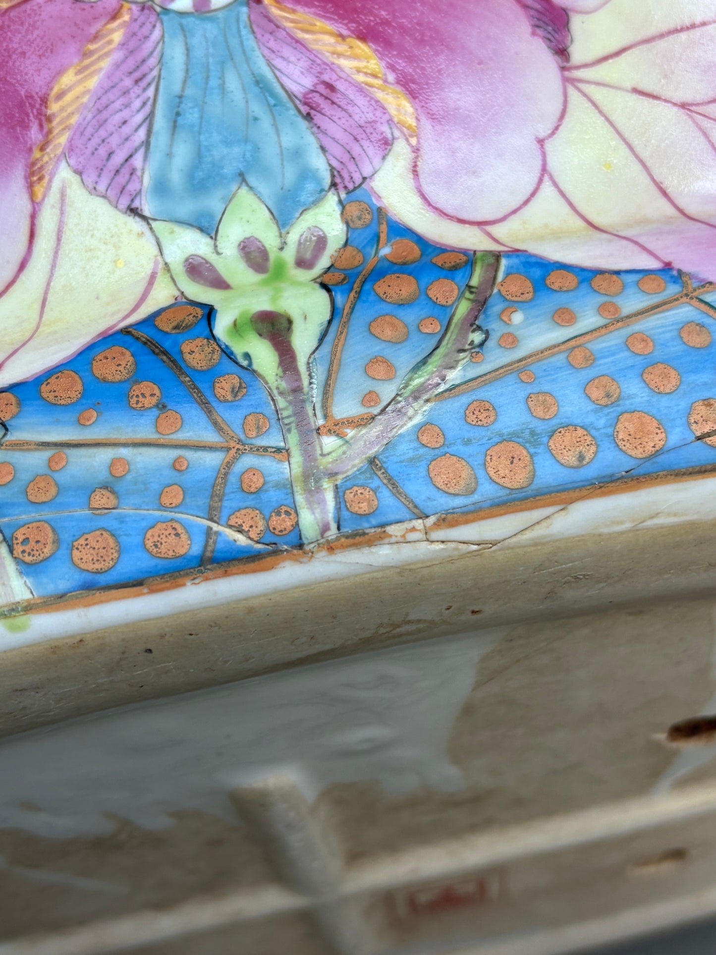 Large Tobacco Leaf Footbath - AS IS