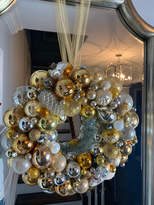 15" Vintage Ornament Wreath (Gold, Silver, White, Glitter, Faces)