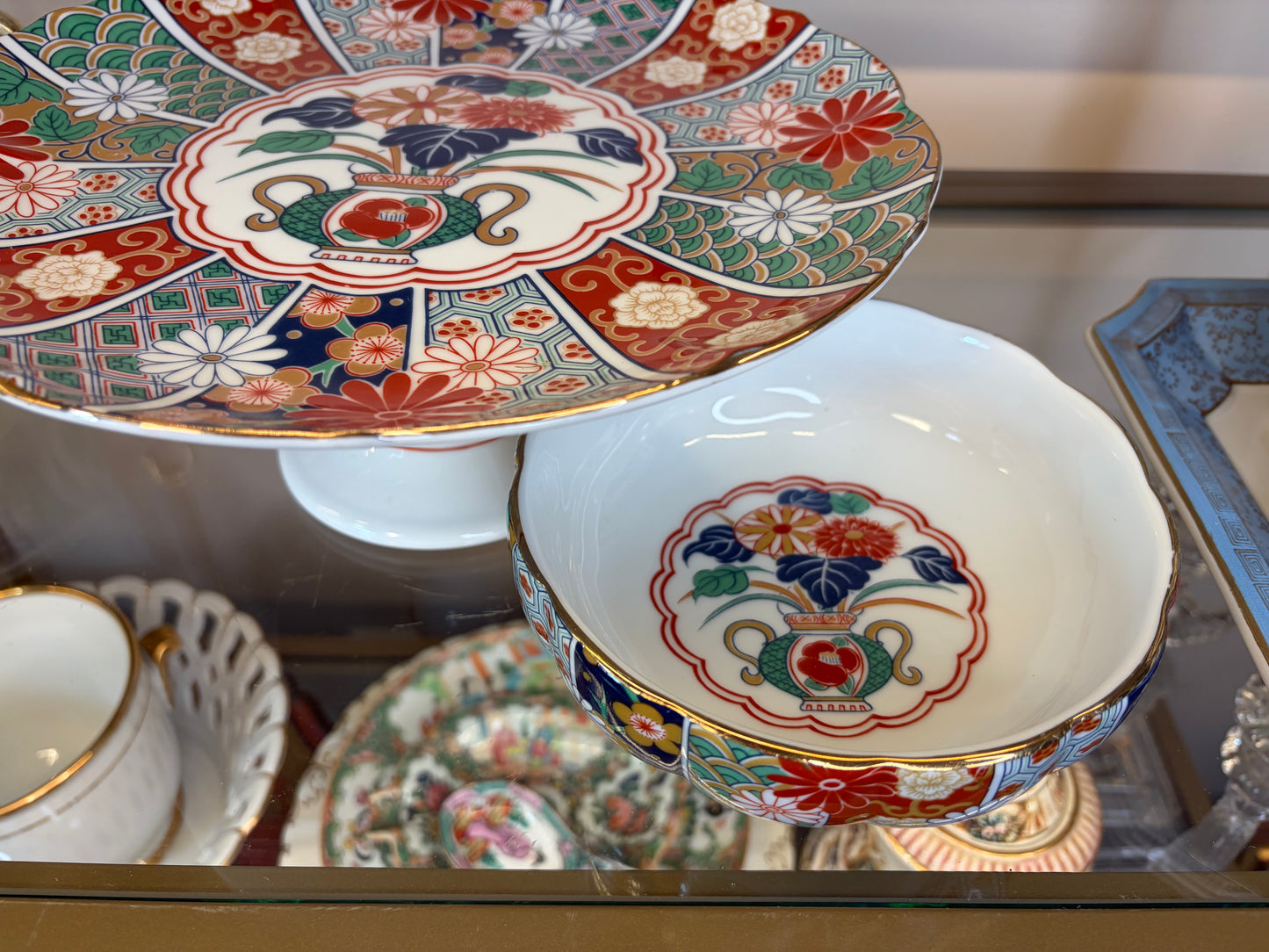 Beautiful Japanese Imari cake stand and matching bowl!
