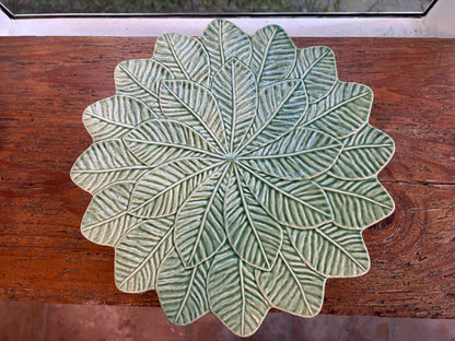 Stunning Bordallo Pinheiro 13” green cake stand!