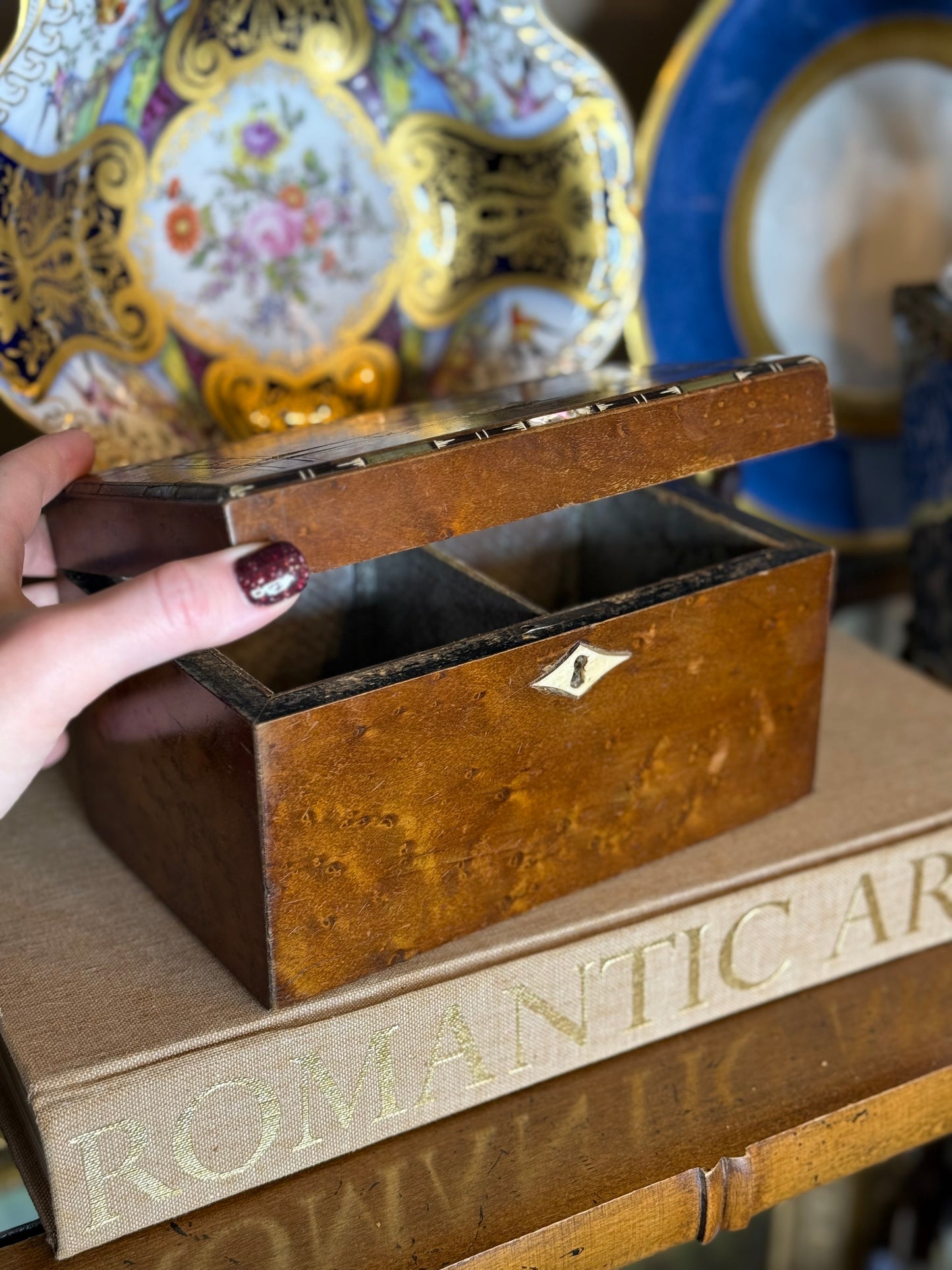Antique English BIRDS EYE MAPLE Wood “Tea” Caddy with Bone & Mother-of-Pearl Inlay, c. 1820–1850