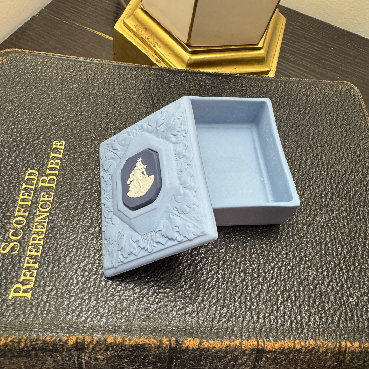 Reserved Wedgwood 3 color rectangle lidded box