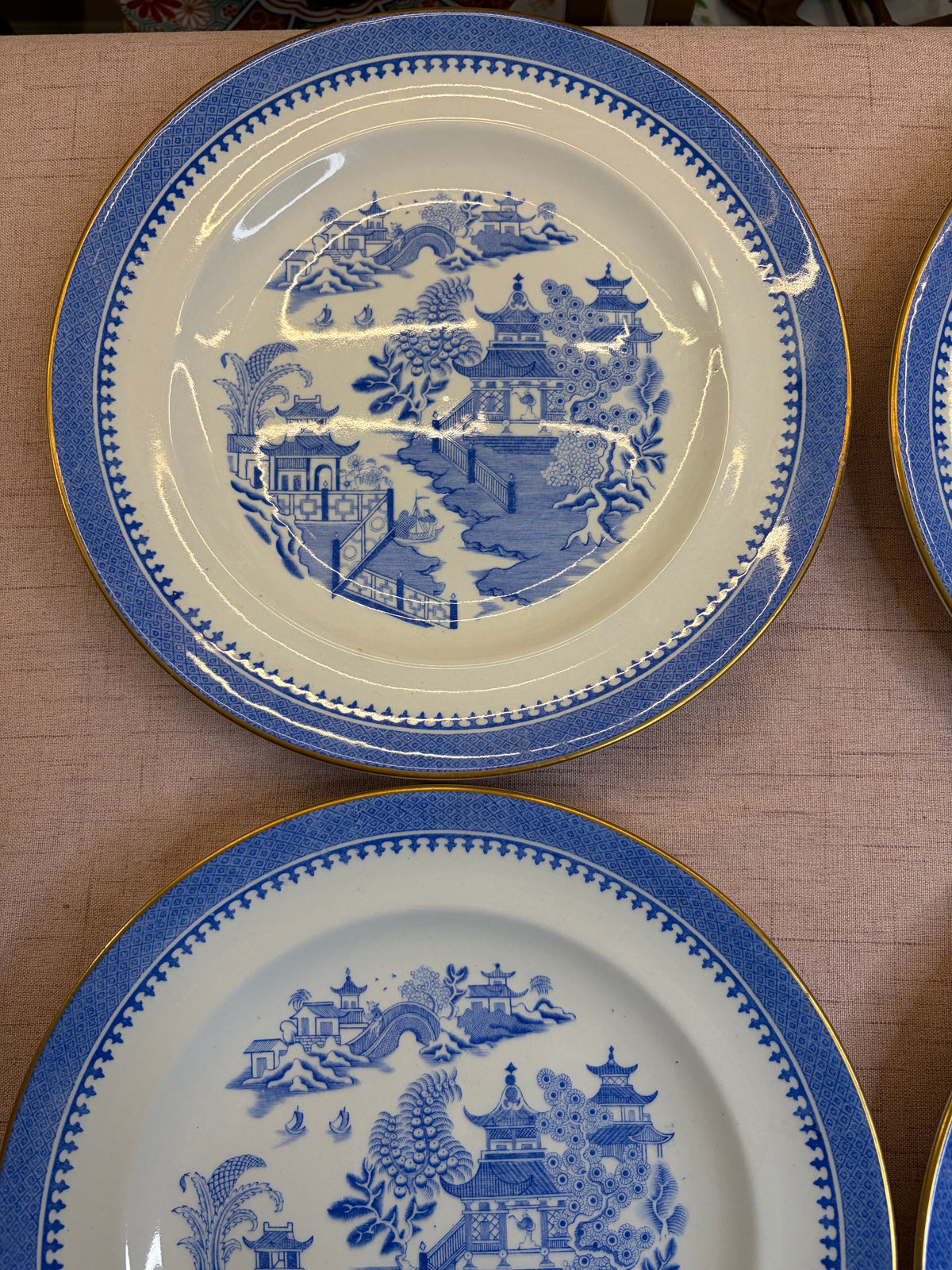 Stunning antique Royal Worcester Blue Willow dinner plates with gold rim set of 4!