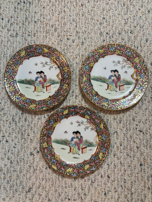 Gorgeous set of 3 Famille Rose plates!