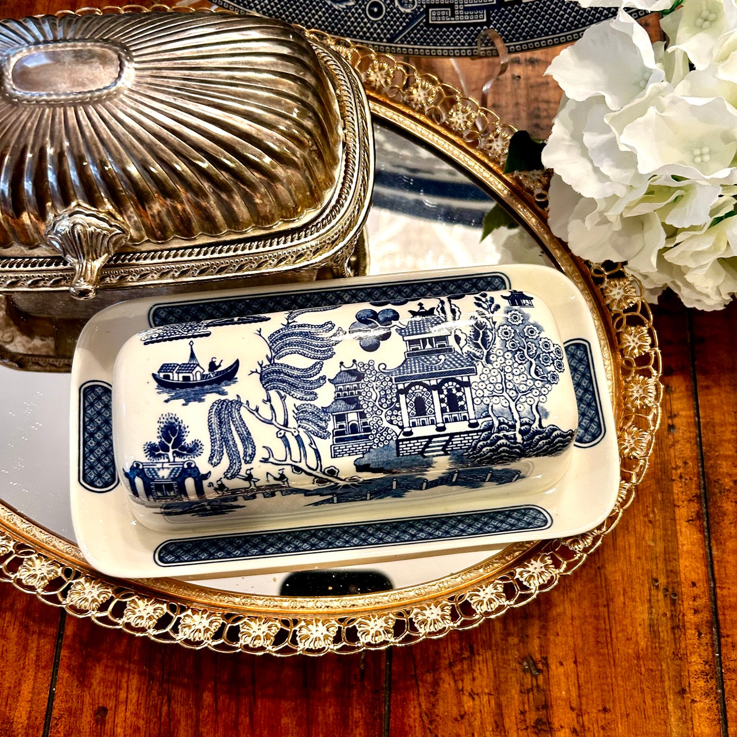 Vintage Churchill of England blue willow covered butter dish
