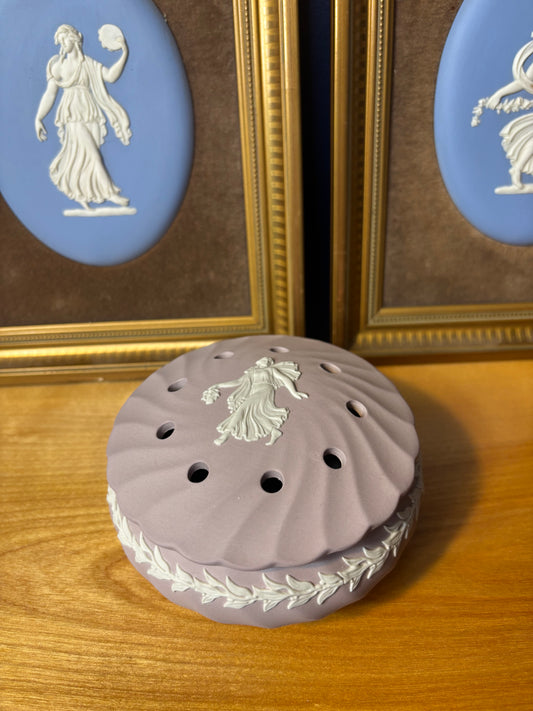 Wedgwood Jasperware lilac potpourri lidded dish!