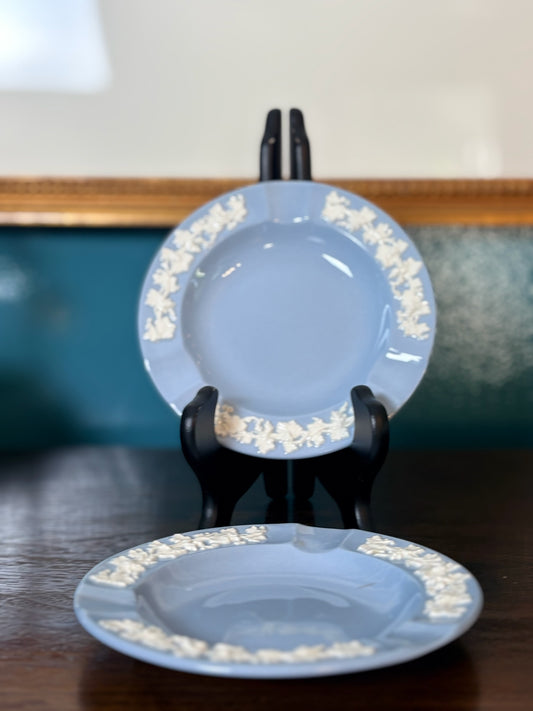 WCCR Charitable Item #134 | Wedgwood Queensware Ashtray #2 | Cream on Lavender Jasperware