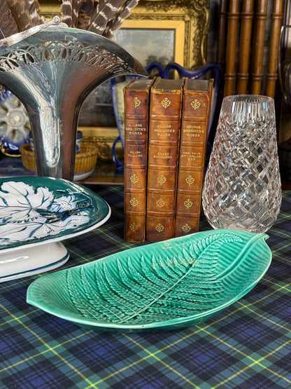 RESERVED - SHIRLEY - Vintage Wedgwood Green Majolica Fern Leaf Celery Dish | Circa 1950s | 11”L × 5.25”W | DA4605