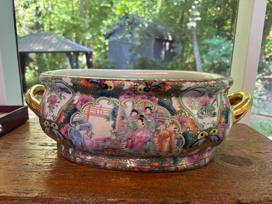 Stunning Famille Rose Medallion footbath with gold!