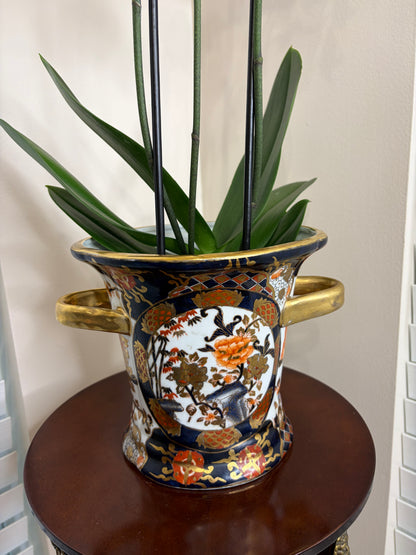 Beautiful Imari colors cachepot with gold handles!