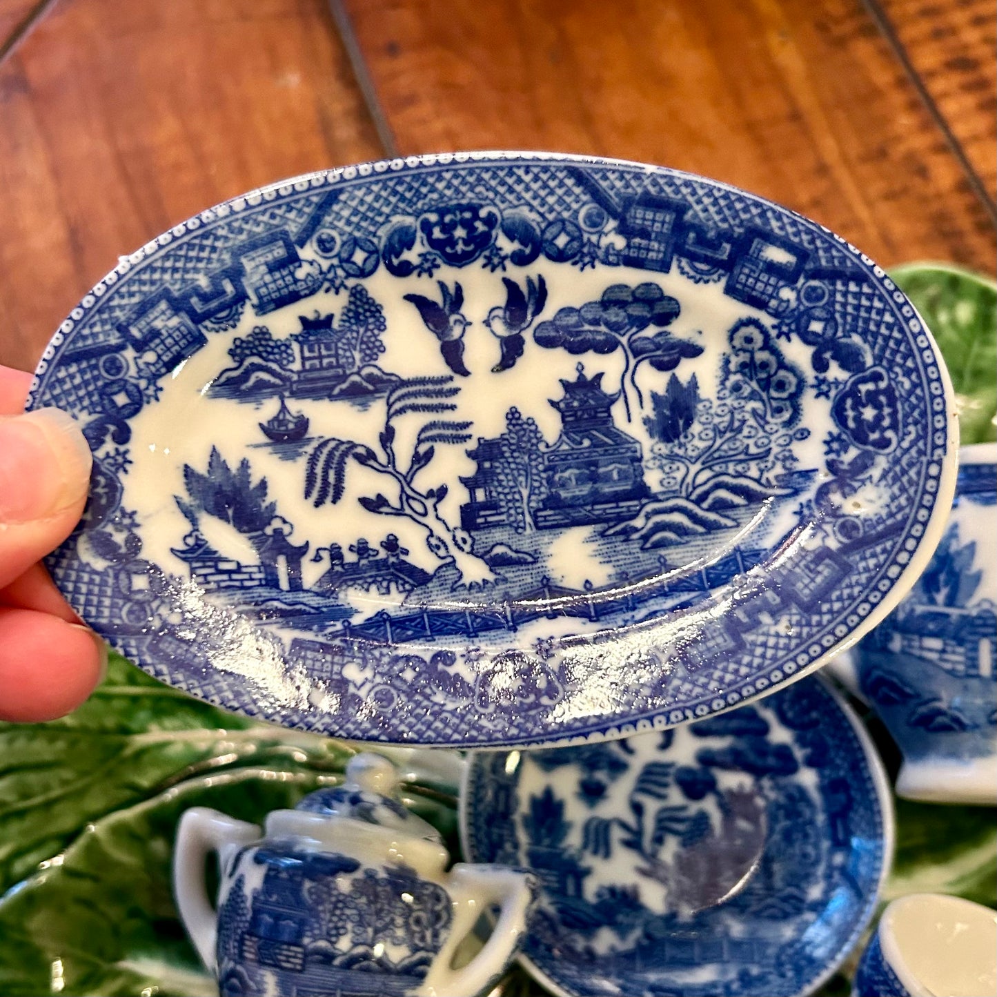 Set of 7 miniature blue and white chinoiserie tea set