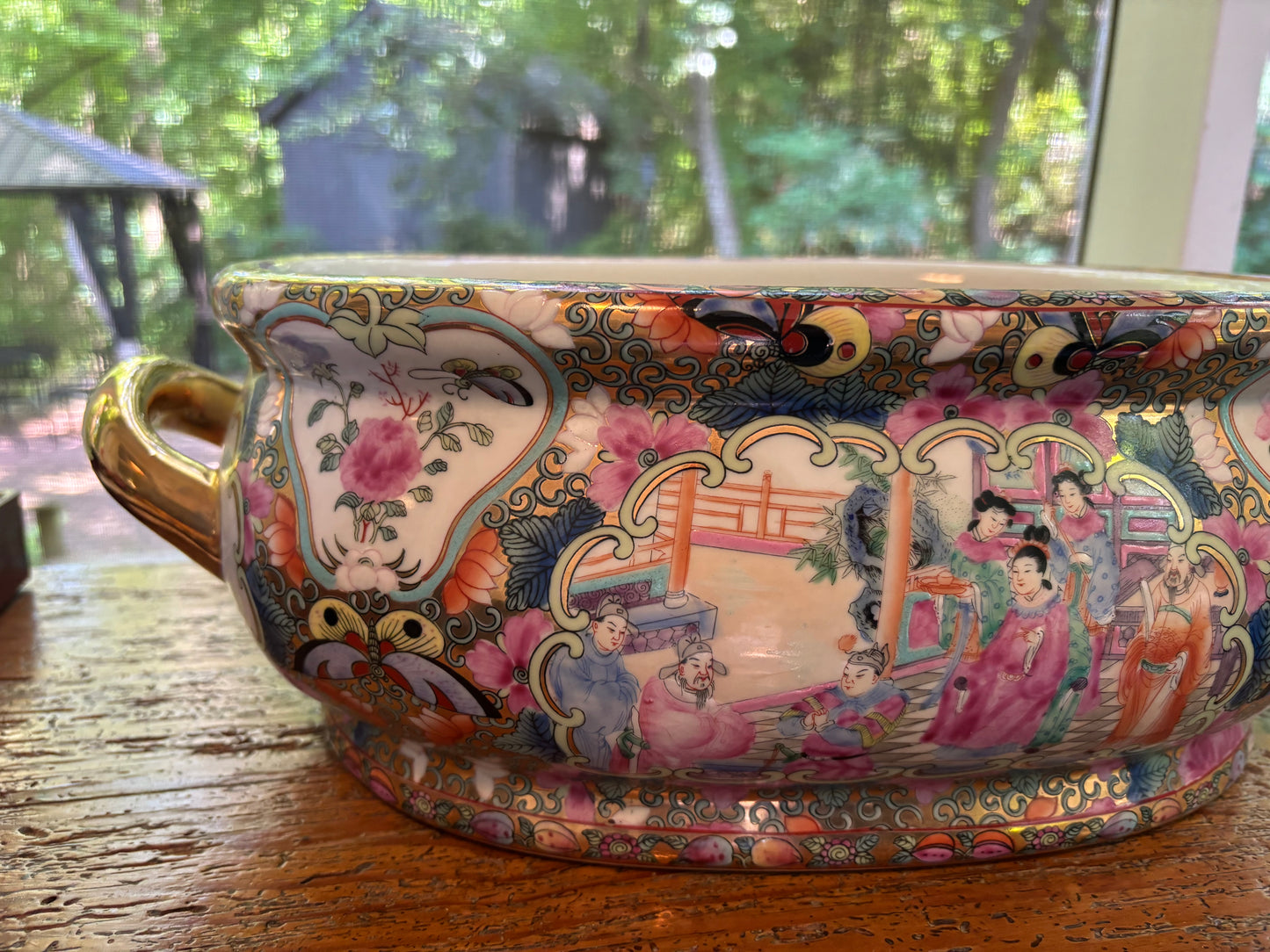 Stunning Famille Rose Medallion footbath with gold!