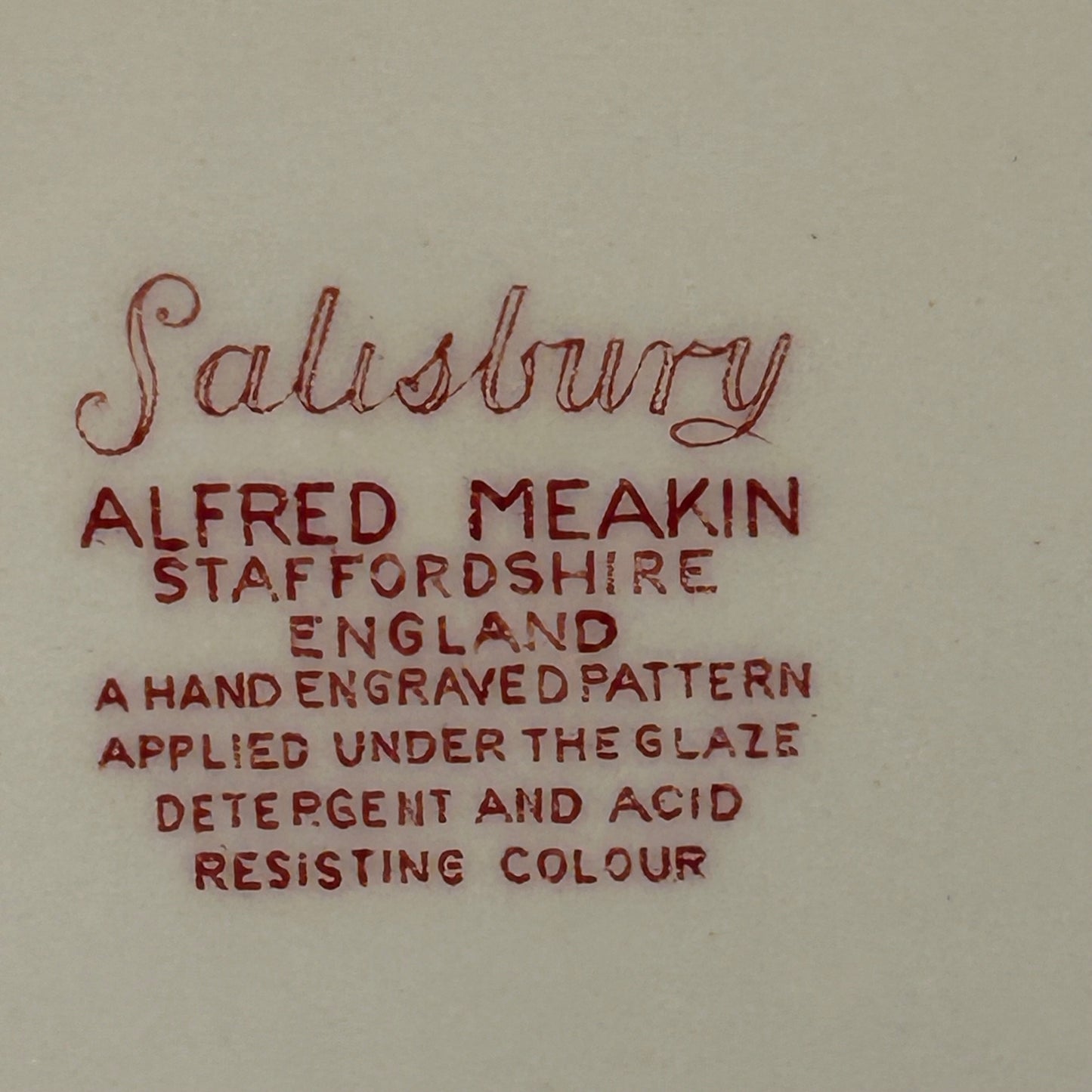 Older vintage designer Alfred Meakin Staffordshire England dinner plate in “Salisbury”