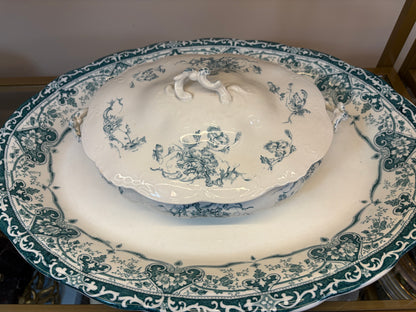 Lovely antique lidded tureen semi-porcelain dish featuring the Melrose pattern by Mellor, Taylor & Co.