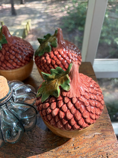 Lovely Vietri acorn lidded dish! 5 available; sold separately!