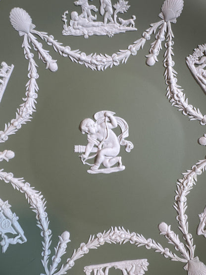 Wedgwood sage green cherub shell 9” plate