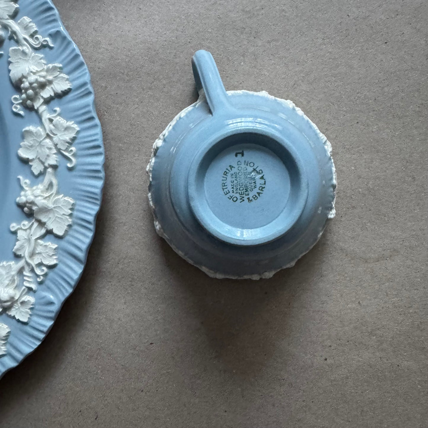 Set of 5 Queensware Wedgwood dining set plates and tea set