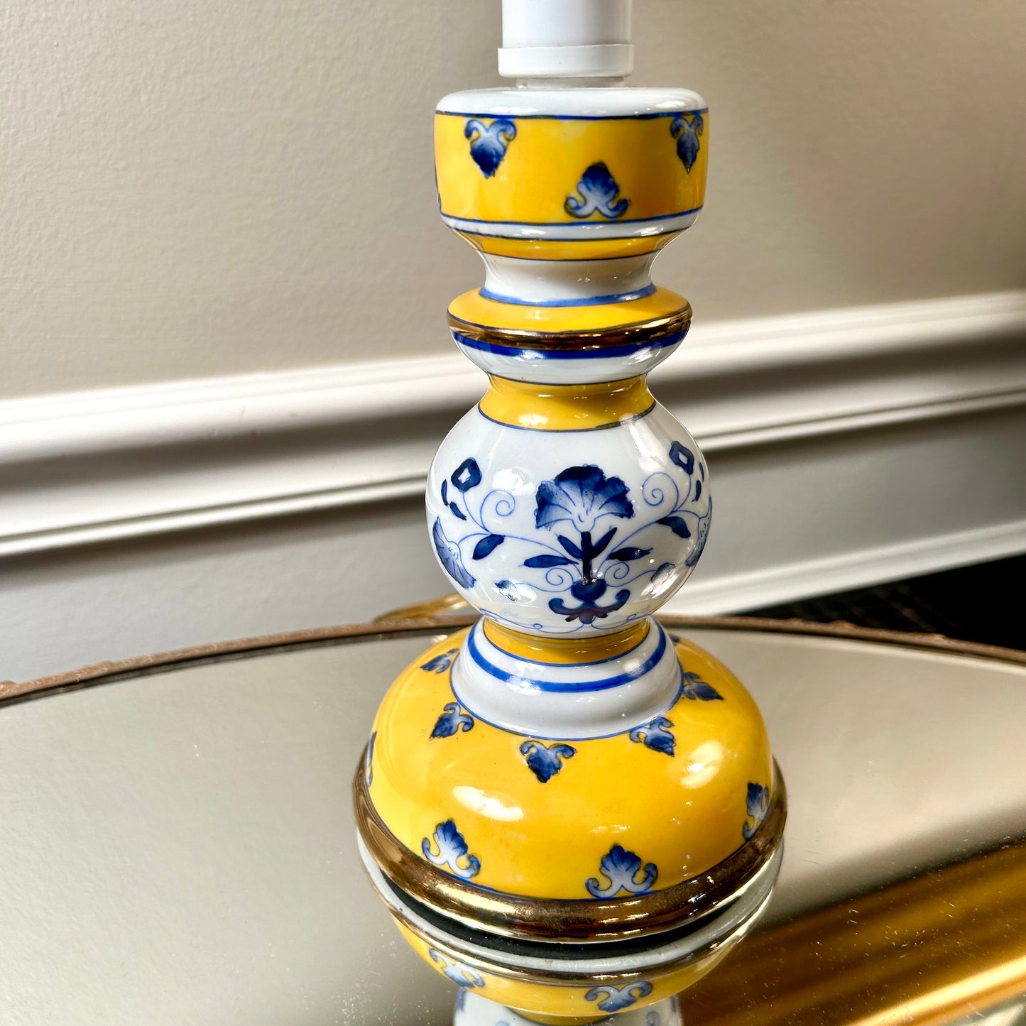 Vintage porcelain blue & white chinoiserie chic  candlestick lamp.