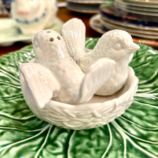 Rare vintage Fitz & Floyd birds in a nest salt and pepper shakers.