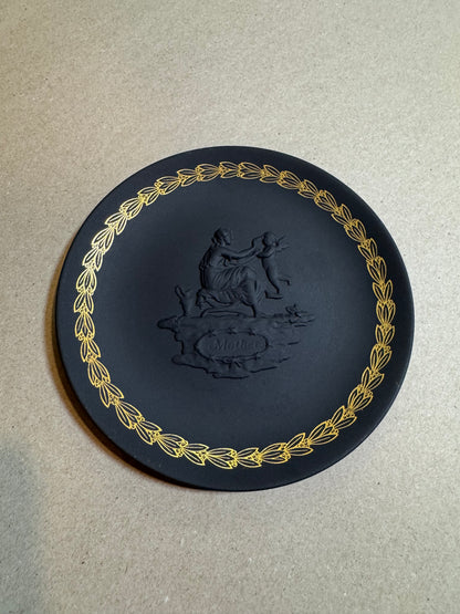 Black bassalt Wedgewood Mother plate