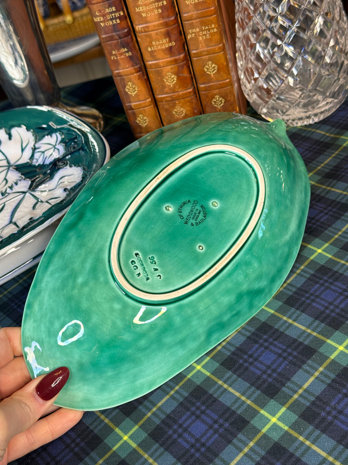 RESERVED - SHIRLEY - Vintage Wedgwood Green Majolica Fern Leaf Celery Dish | Circa 1950s | 11”L × 5.25”W | DA4605