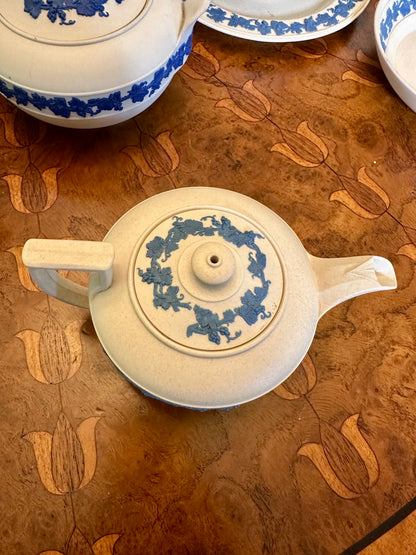 Antique Wedgwood Smear-Glazed Stoneware Egyptian Revival Teapot with Lavender Sprigged Grapes, c 1820-1840