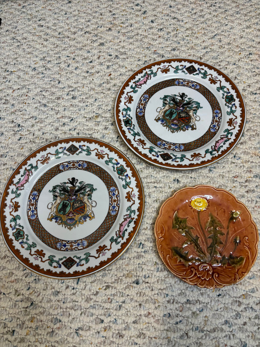 Gorgeous Armorial decorative plates pair with dogs, lions, and more and majolica plate! Instant plate wall!