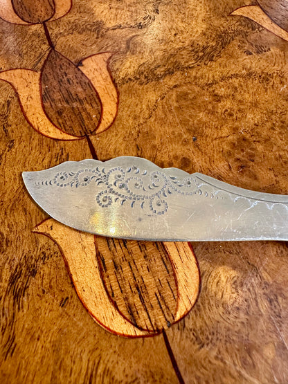 Antique Victorian Edwardian Silver-Plated Butter & Pâté Knife | Engraved Blade & Mother-of-Pearl Handle | c. 1890–1910