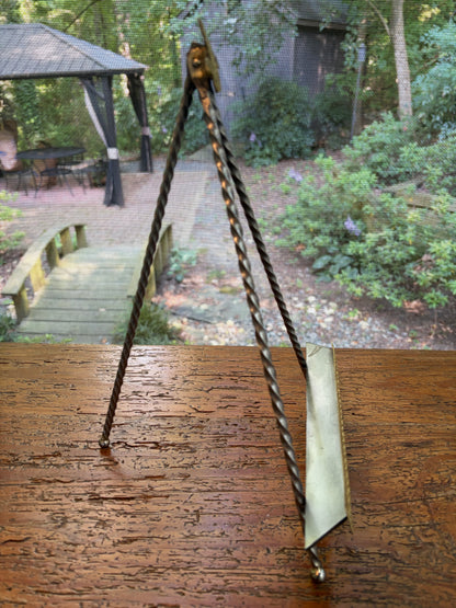 Lovely Italian brass and metal stand!