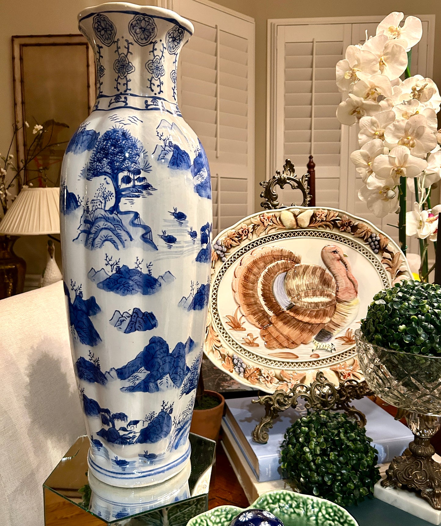 Massive Stunning blue & white chinoiserie floor vase, 24 in tall