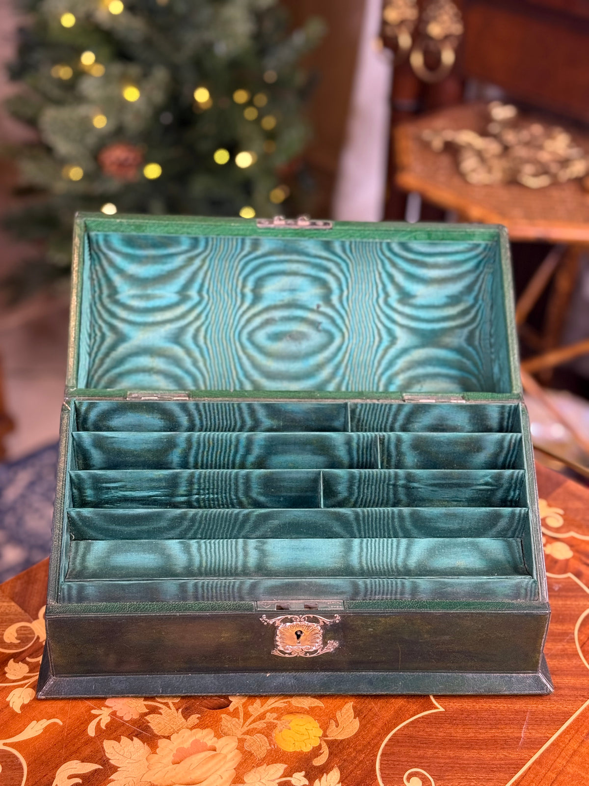 Antique William Comyns Green Leather Stationery Box with Sterling Silver Mounts | London 1901 | DA4609
