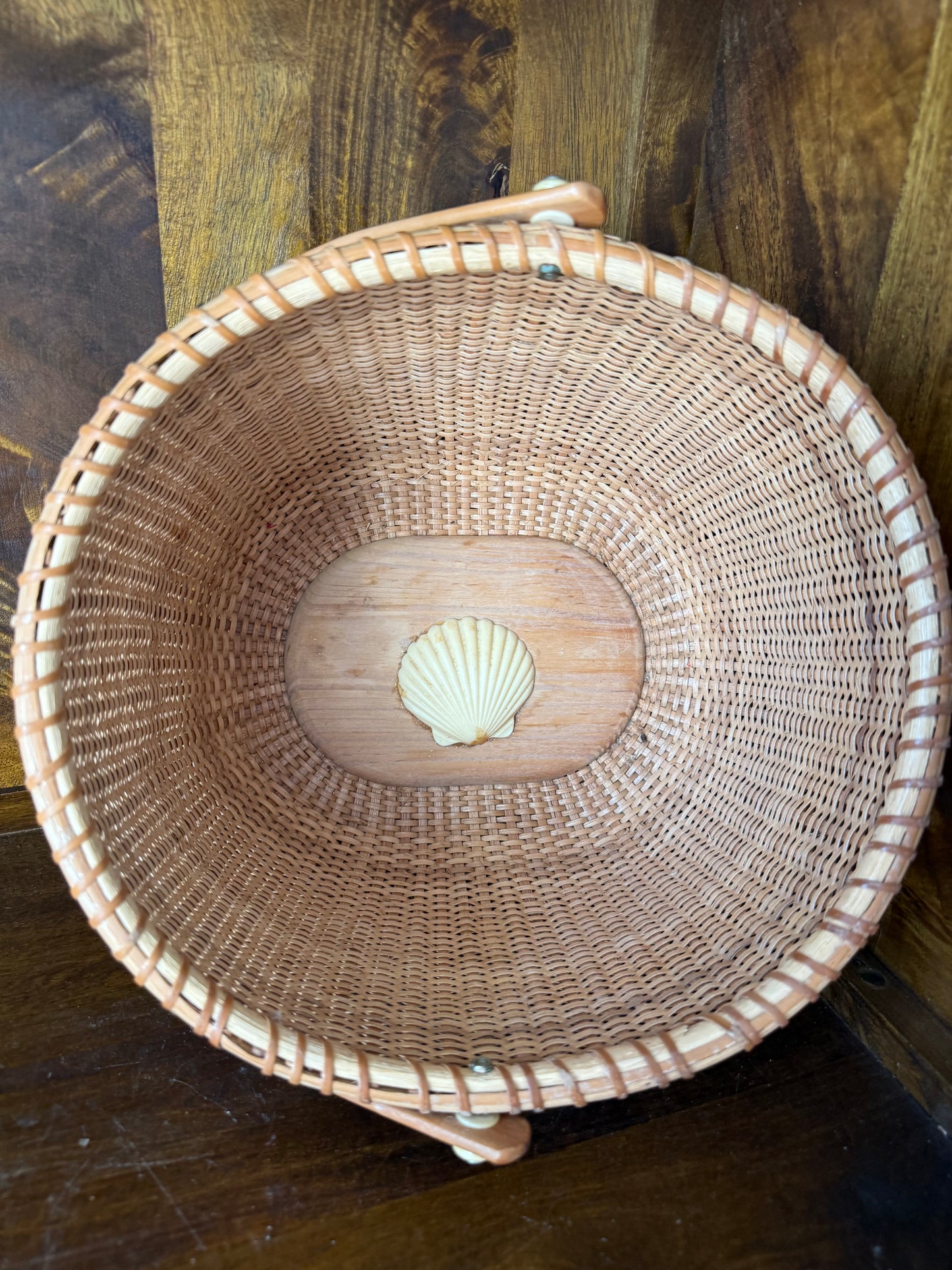 Vintage Scallop Shell Woven Nantucket Style Handled Basket