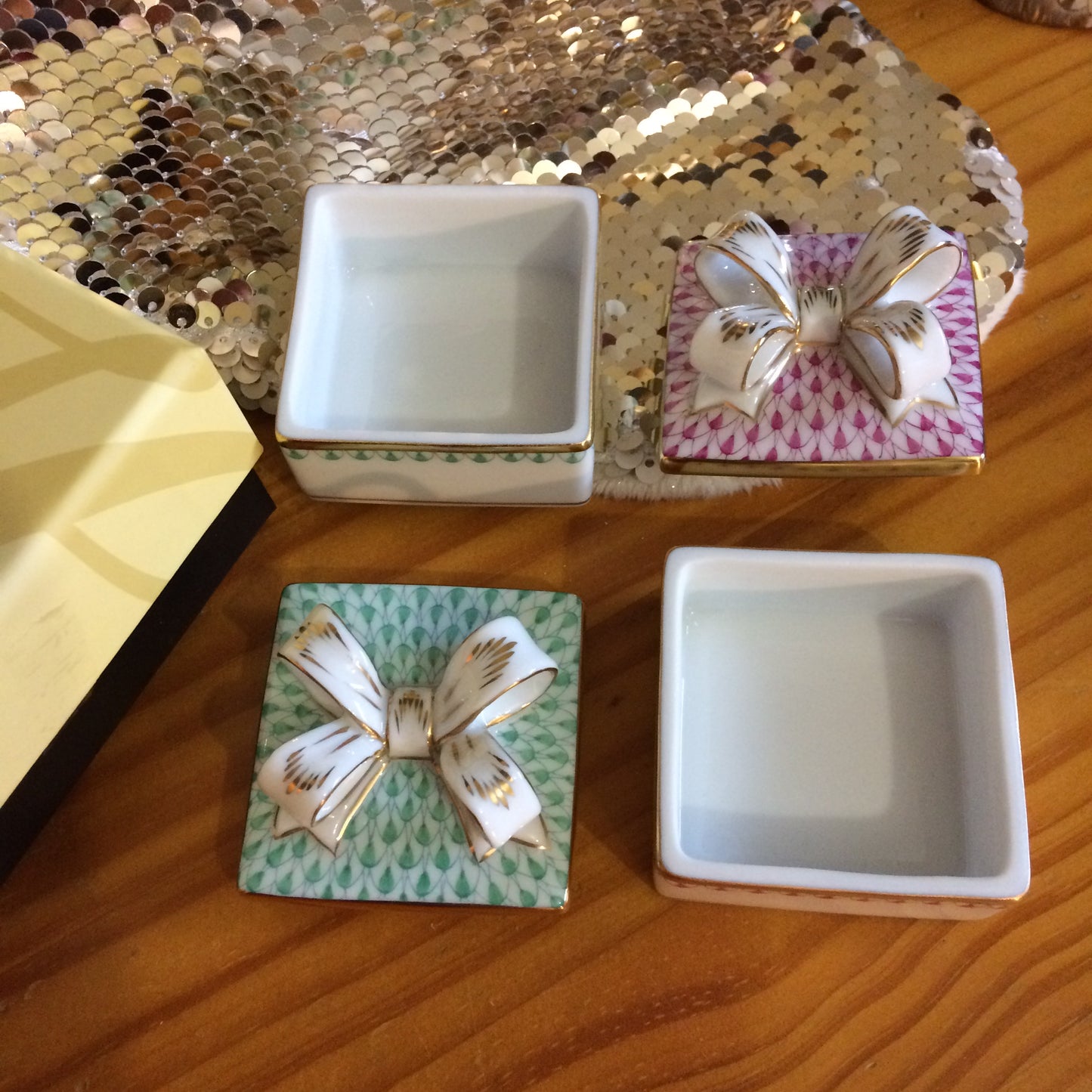 Herend Fishnet hand-painted porcelain with 24K gold: Box with Bow - 2” L × 1.75” H,