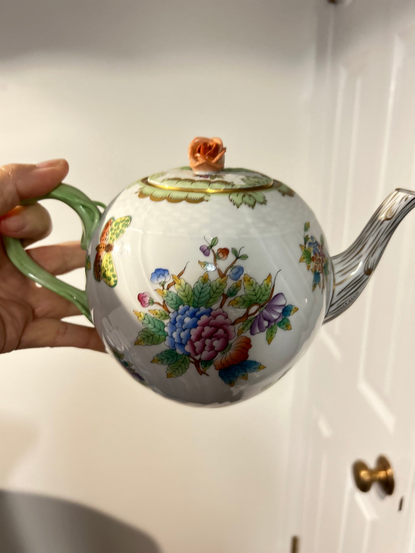 Lovely Herend Teapot in the Queen Victoria Pattern