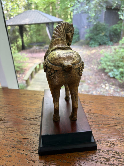 Gorgeous Bombay & Co. horse figurine on wood base!